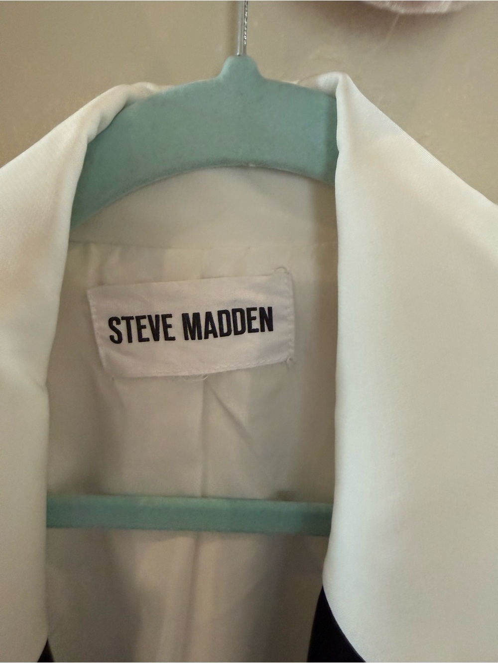 Steve Madden White Blazer Dress with Black Contrast Lapel - Picture 4 of 5